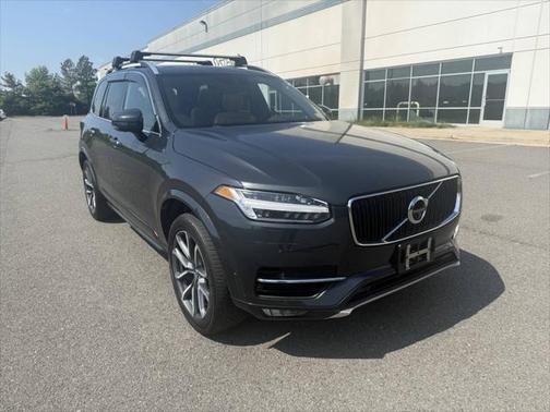 2017 Volvo XC90 T6 Momentum