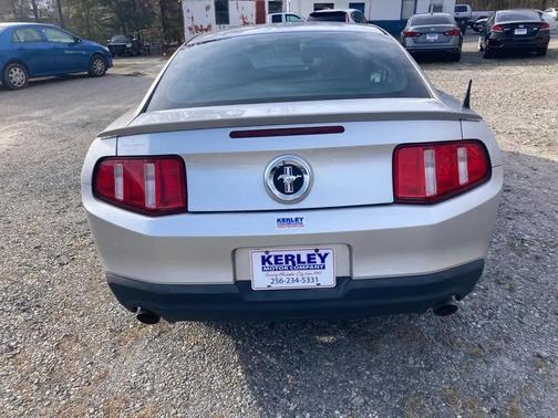 2011 Ford Mustang V6