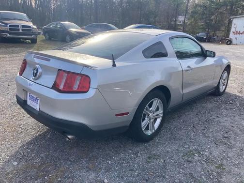 2011 Ford Mustang V6