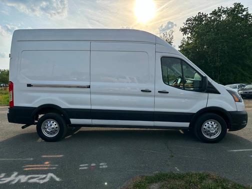 2022 Ford Transit-250 Base