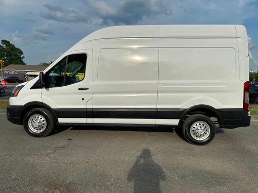 2022 Ford Transit-250 Base