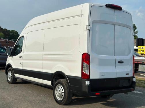 2022 Ford Transit-250 Base