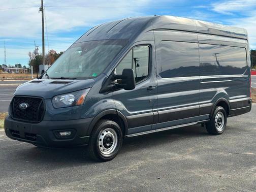 2022 Ford Transit-250 Base