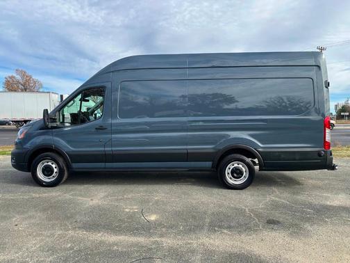 2022 Ford Transit-250 Base