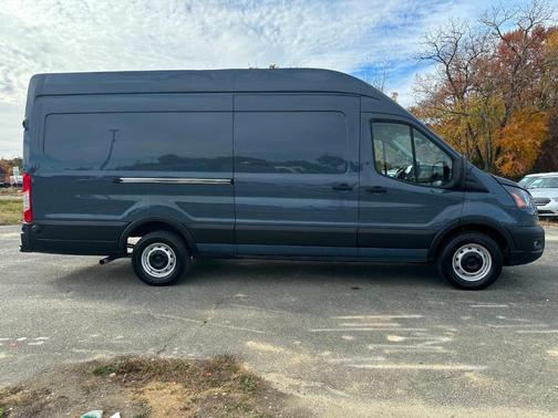 2022 Ford Transit-250 Base