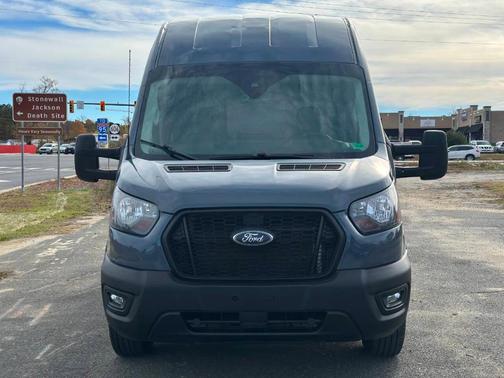 2022 Ford Transit-250 Base