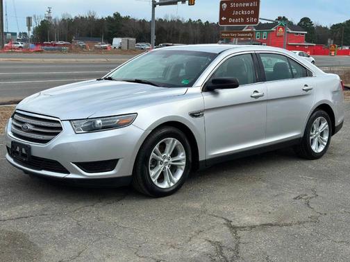 2017 Ford Taurus SE