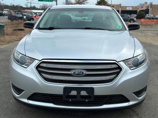 2017 Ford Taurus SE