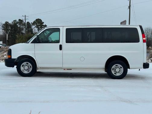 2015 Chevrolet Express 2500 LS