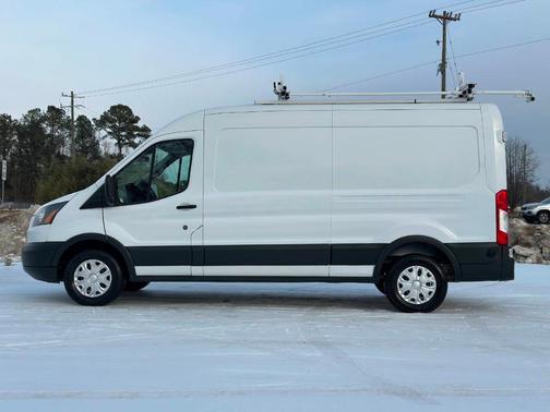 2017 Ford Transit-250 148 WB Medium Roof Cargo