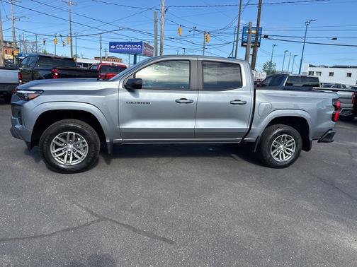 Sterling Gray Metallic 2023 Chevrolet Colorado LT