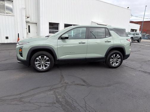 Cacti Green 2026 Chevrolet Equinox LT
