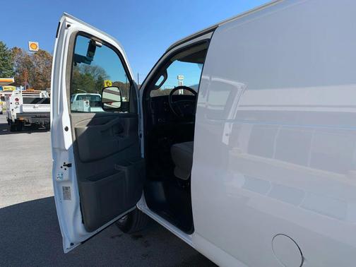 2021 Chevrolet Express 2500 RWD 2500 Regular Wheelbase WT
