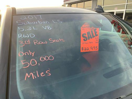 2017 Chevrolet Suburban LS