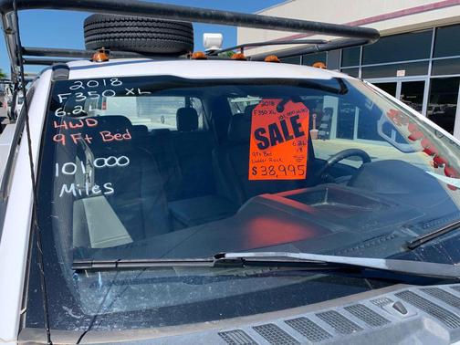 Oxford White 2018 Ford F-350 XL