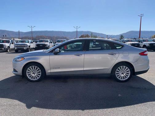 2016 Ford Fusion Hybrid S