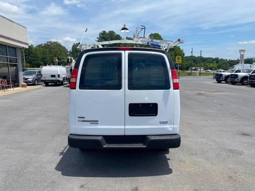 Summit White 2011 Chevrolet Express 2500 Work Van