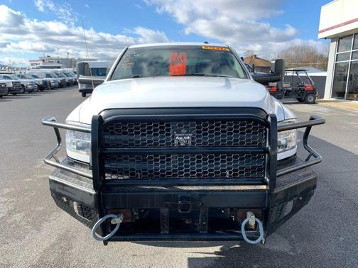 2017 RAM 3500 Tradesman Crew Cab 4x4 8' Box