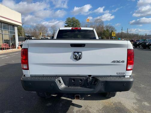 2017 RAM 3500 Tradesman Crew Cab 4x4 8' Box