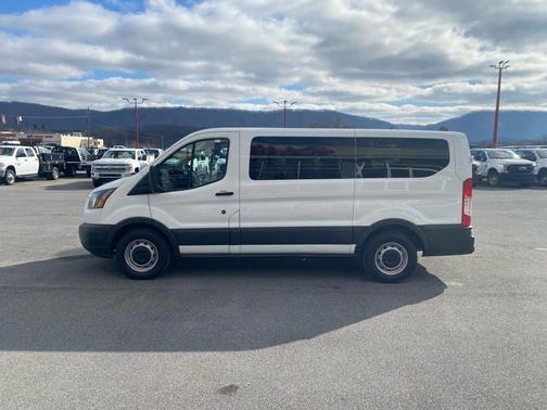 2017 Ford Transit-150 XL