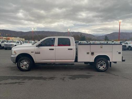 2018 RAM 2500 Tradesman Crew Cab 4x4 8' Box