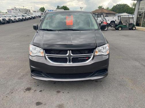 Granite Pearlcoat 2018 Dodge Grand Caravan SE