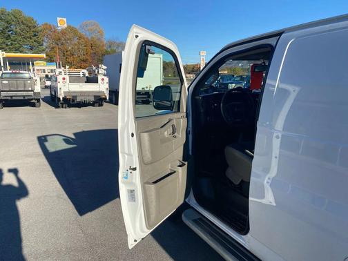 2023 GMC Savana 2500 Work Van