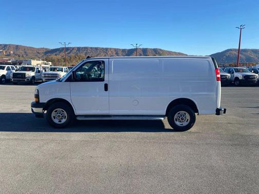 2023 GMC Savana 2500 Work Van