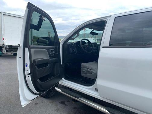 Summit White 2019 Chevrolet Silverado 2500 WT
