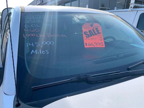 Summit White 2019 Chevrolet Silverado 2500 WT