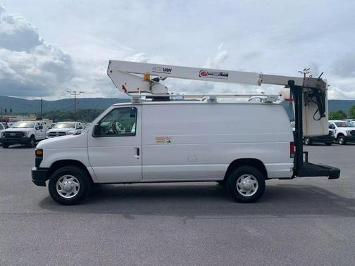 2012 Ford E350 Super Duty Recreational