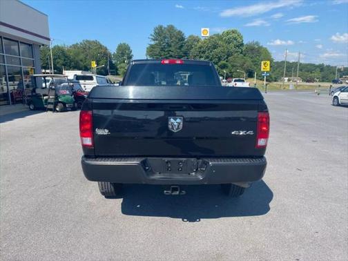 2017 RAM 2500 Tradesman Crew Cab 4x4 6'4' Box