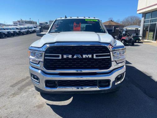 2024 RAM 3500 Big Horn Crew Cab 4x4 8' Box