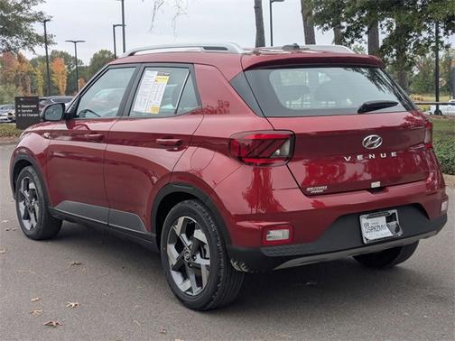 2024 Hyundai VENUE SEL