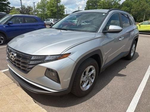 Silver 2022 Hyundai TUCSON SEL SUV