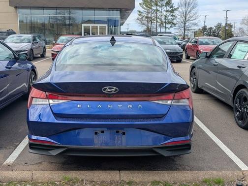 2023 Hyundai ELANTRA SE