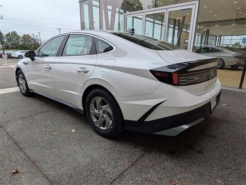 2025 Hyundai SONATA SE