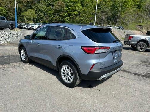 Blue Silver Metallic 2022 Ford Escape SE
