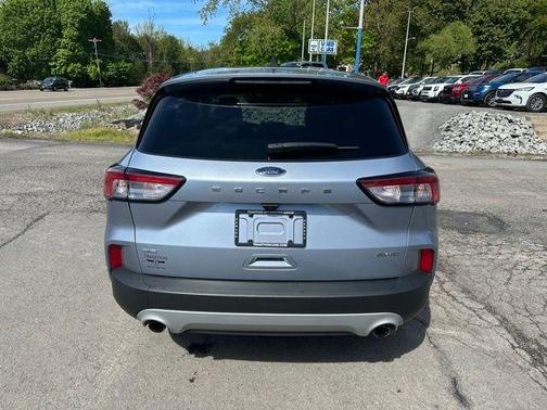Blue Silver Metallic 2022 Ford Escape SE