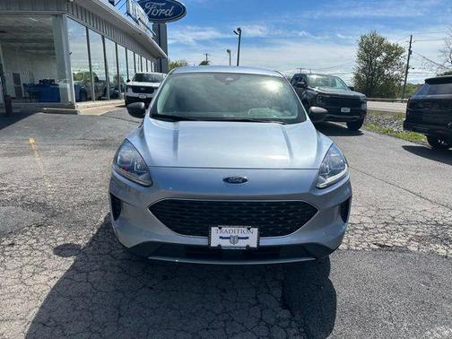 Blue Silver Metallic 2022 Ford Escape SE