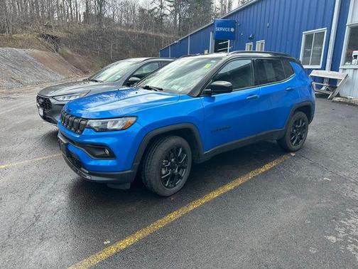 Laser Blue 2022 Jeep Compass Altitude