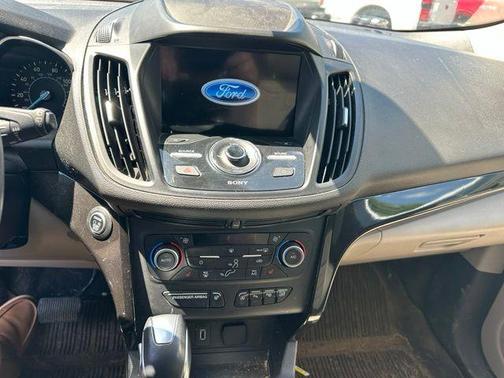 White Platinum Clearcoat Metallic 2019 Ford Escape Titanium