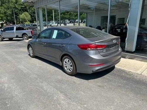 2018 Hyundai ELANTRA SE
