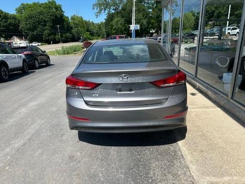 2018 Hyundai ELANTRA SE