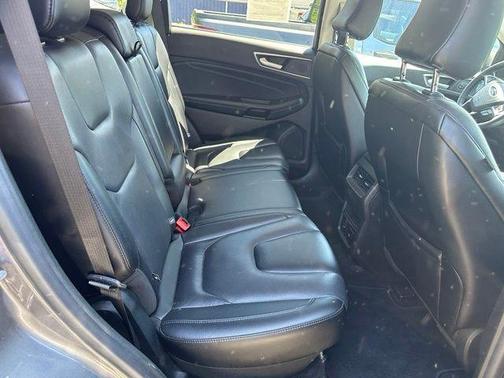 Gray Metallic 2022 Ford Edge Titanium