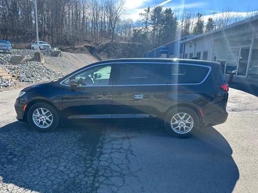 2024 Chrysler Pacifica Touring-L