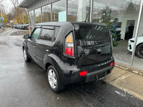 2010 Kia Soul +