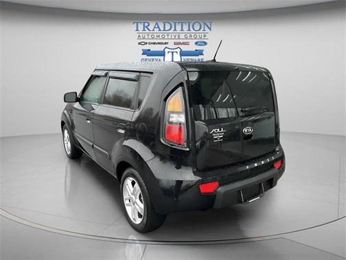 2010 Kia Soul +