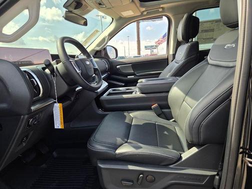 Agate Black Metallic 2026 Ford Expedition Platinum