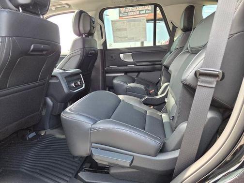 Agate Black Metallic 2026 Ford Expedition Platinum